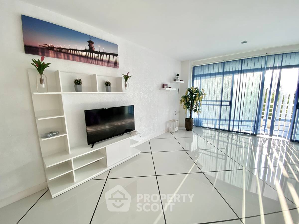 รูป คอนโด 1-ห้องนอน ที่ เอคเซคคิวทิฟ เรสซิเดนซ์ 4 ใกล้ ถนนพระตำหนัก พัทยา (ID 3281681) - รูปที่ 37/56