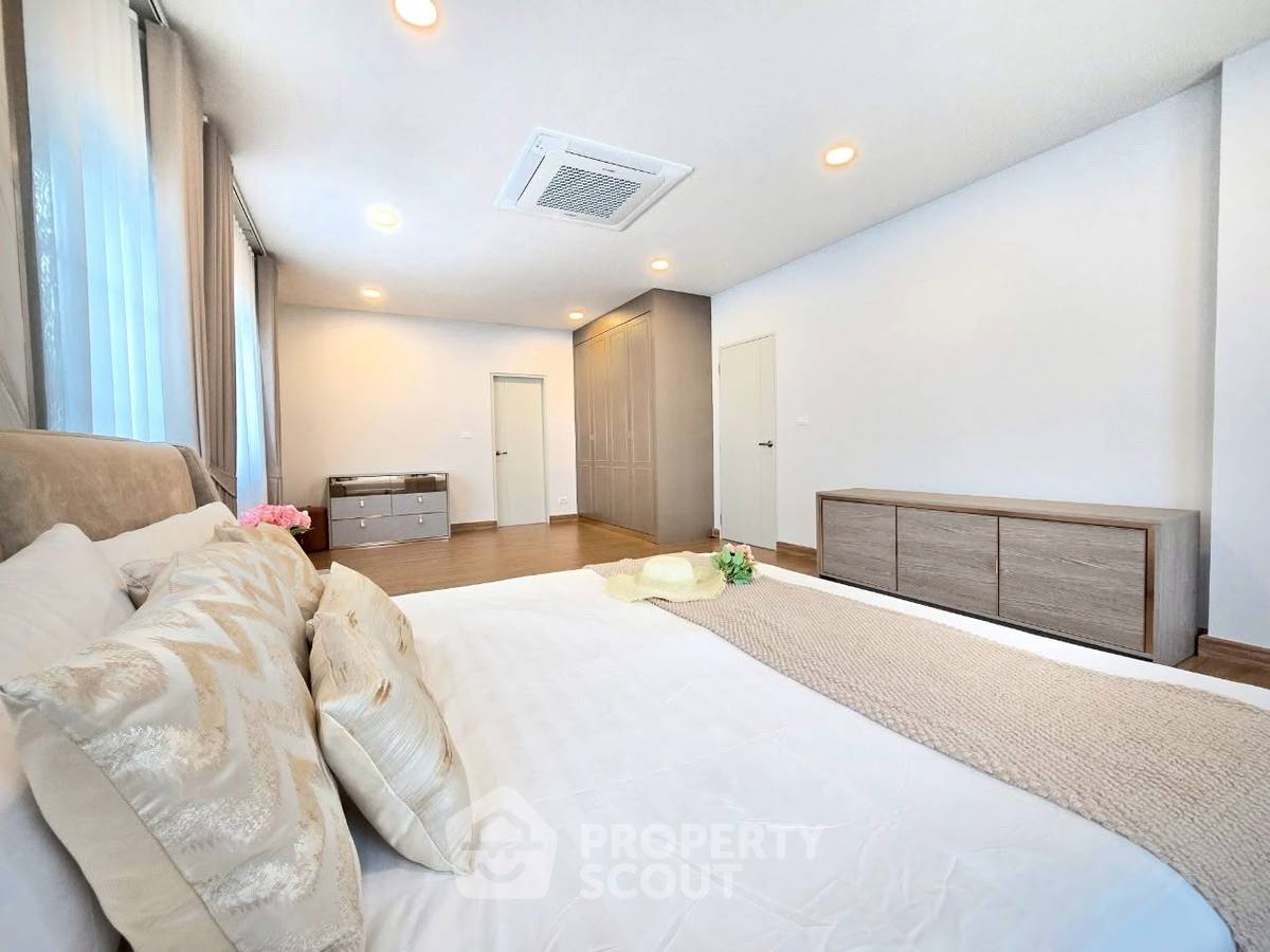 รูป บ้าน 4 ห้องนอน ขนาด 303 ตร.ม. ที่ Centro Bangna บางแก้ว (ID 3287654) - รูปที่ 11/20