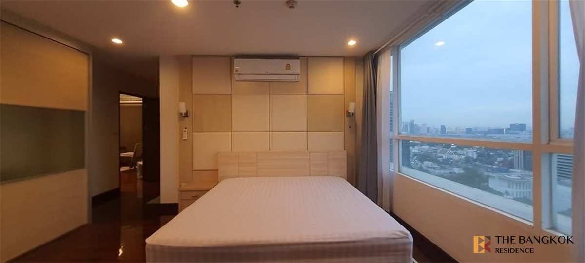 picture Urbana Langsuan - 9/10