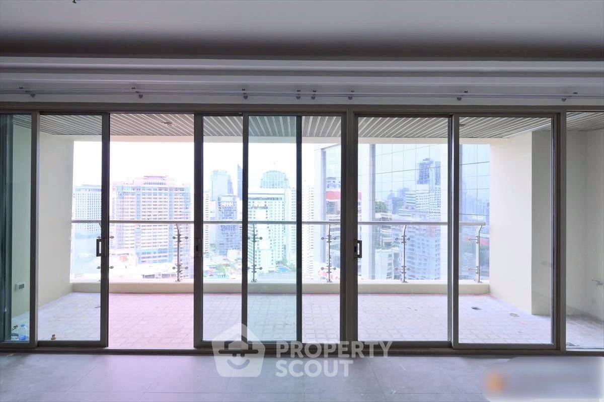 รูป คอนโดเลี้ยงสัตว์ได้ 2 ห้องนอน The Lakes Bangkok ขนาด 176 ตร.ม. ใกล้ BTS Asoke (ID 3276408) - รูปที่ 4/19