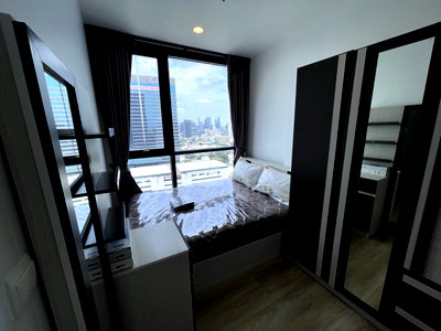 คอนโดให้เช่า : ให้เช่าคอนโด Oka Haus Sukhumvit 36 ชั้น 27 ขนาด 26.77 ตร.ม. วิวอาคารมาลีนนท์ เฟอร์ครบพร้อมอยู่ ใกล้ทองหล่อ | #TPI-3443