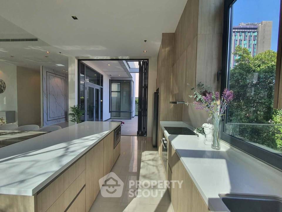 picture 3-BR Condo at Circle Living Prototype New Petchburi near MRT Phetchaburi (ID 3288593) - 16/21