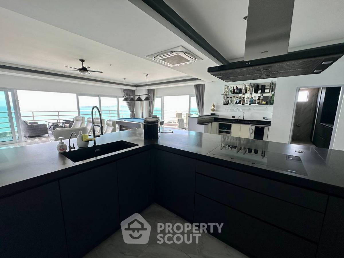 รูป ชั้น 27 3 ห้องนอน 260 ตร.ม. View Talay 7 Condominium Jomtien (ID 3282451) - รูปที่ 23/41