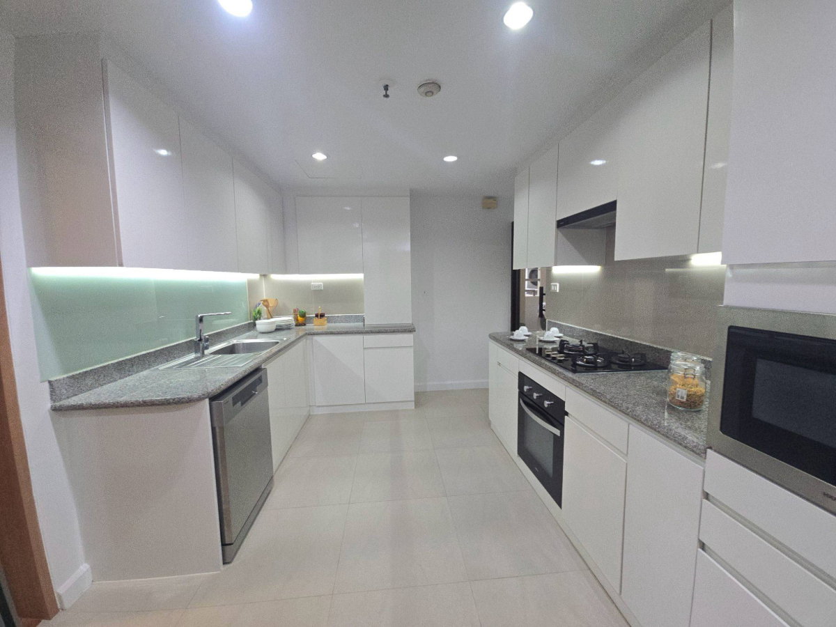 รูป LTHC16130 - Spacious Condo for Rent Sukhumvit 16 | Mayfair Garden | 220 sq.m. | 3 Beds 3 Baths | Fully Furnished | 110K - รูปที่ 4/8