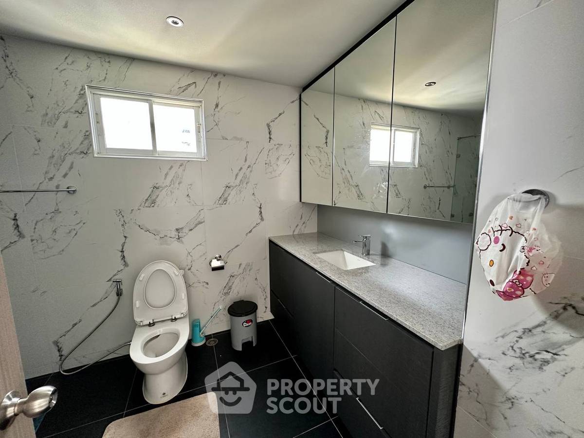 รูป ชั้น 27 3 ห้องนอน 260 ตร.ม. View Talay 7 Condominium Jomtien (ID 3282451) - รูปที่ 10/41