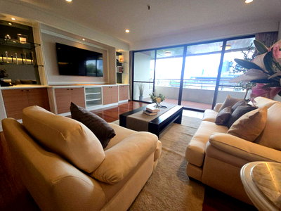 Condos for rent : LTHC16130 - Spacious Condo for Rent Sukhumvit 16 | Mayfair Garden | 220 sq.m. | 3 Beds 3 Baths | Fully Furnished | 110K