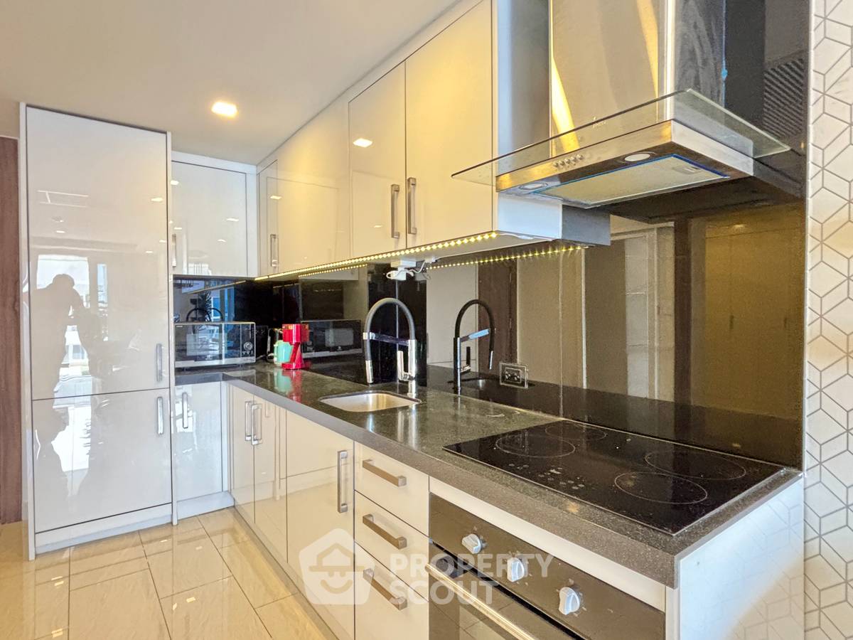 รูป ขายคอนโด 2 ห้องนอน 68 ตร.ม. ที่ Grand Avenue Pattaya (ID 3281123) - รูปที่ 6/24