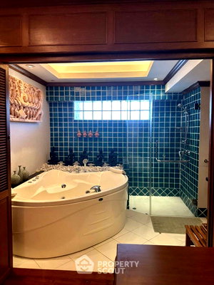 Condos for sale : 2-BR Condo at Star Beach Condotel close to Phratamnak (ID 3281112)