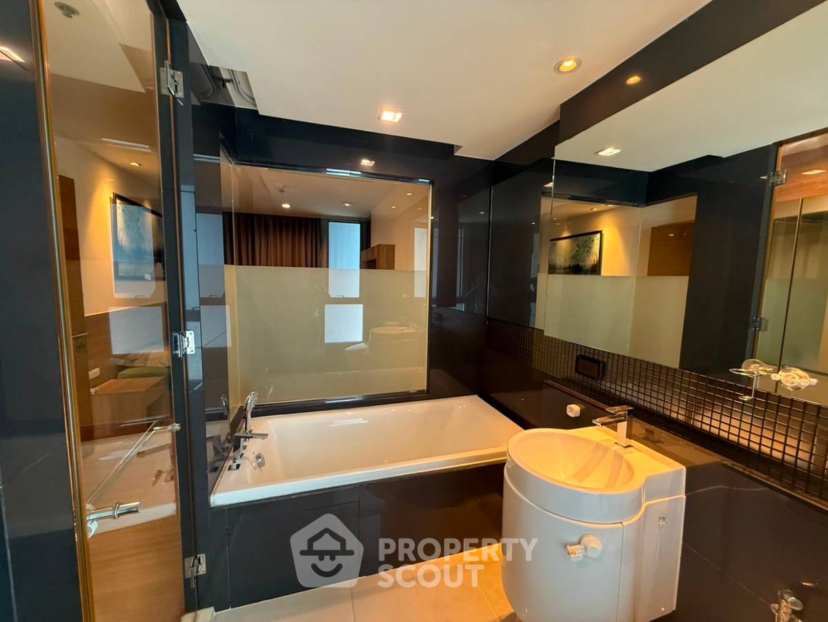picture 26th-Floor 2-BR At Rhythm Sukhumvit 50, 200m To BTS On Nut (ID 3283627) - 3/7