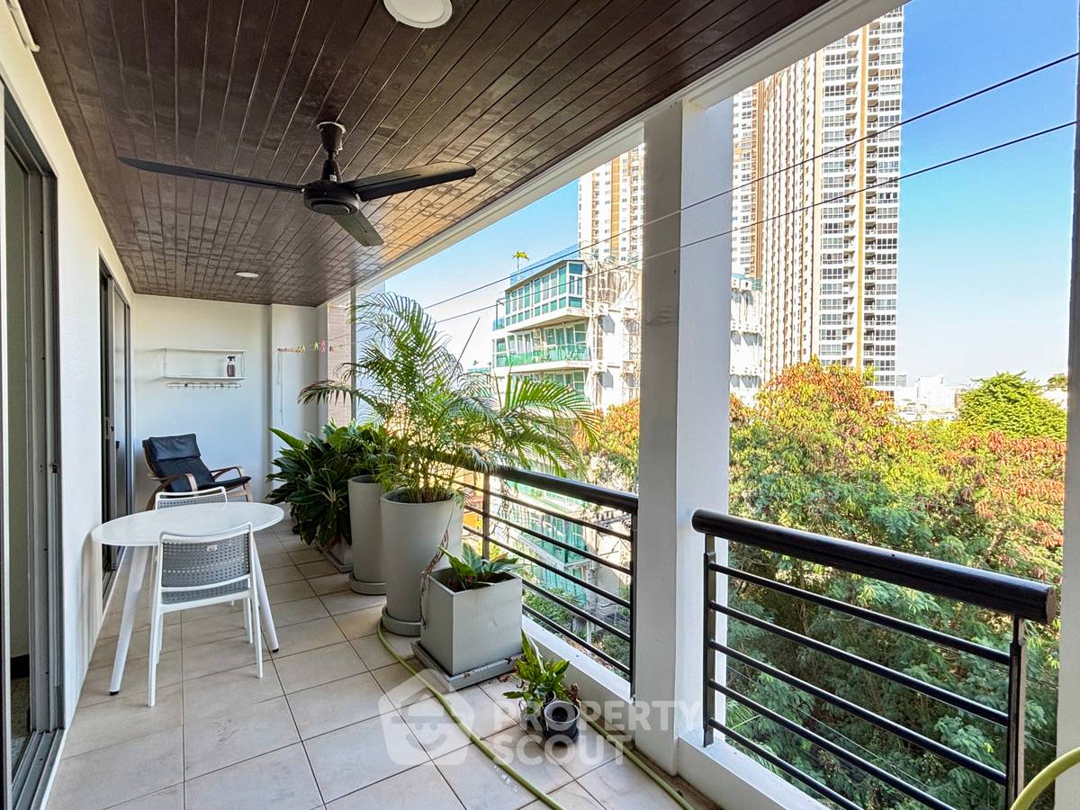 รูป ขายคอนโด 2 ห้องนอน 100 ตารางเมตร ชั้น 5 ที่ Regent Pratumnak Condominium (ID 3281062) - รูปที่ 22/29