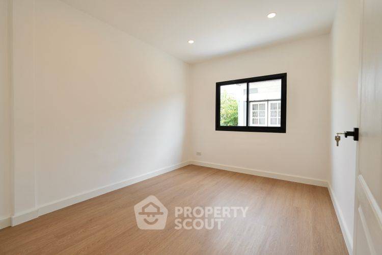 รูป ทาวน์เฮ้าส์ 2 ห้องนอน ขายใน Sosunakhon 2 ทำเลหลักสี่ (ID 3284899) - รูปที่ 9/9