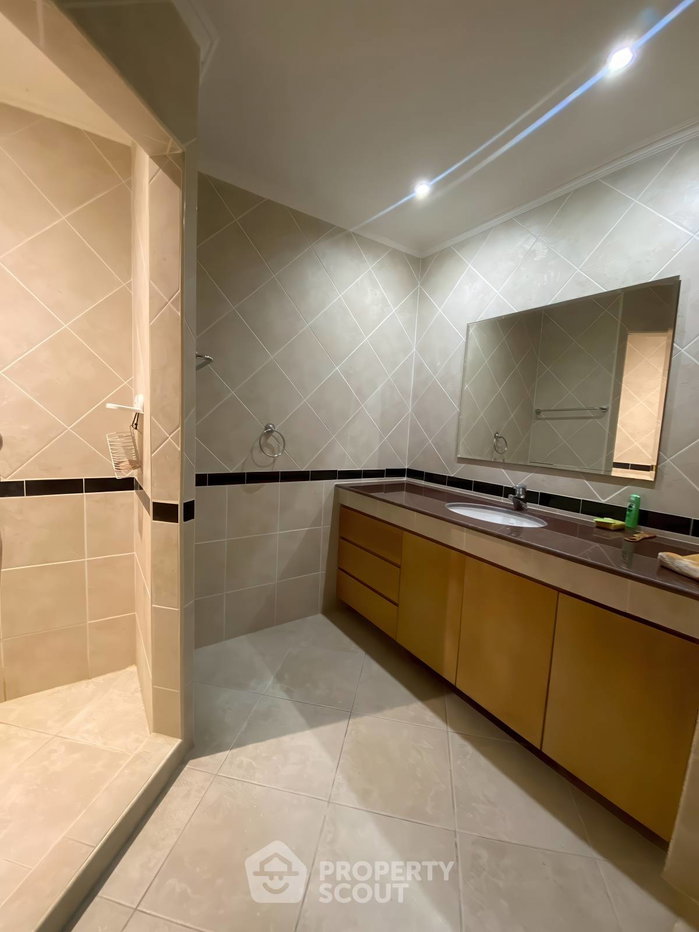 รูป คอนโด 2 ห้องนอน ขนาด 184 ตร.ม. View Talay Residence 5 Pratumnak (ID 3282455) - รูปที่ 13/19