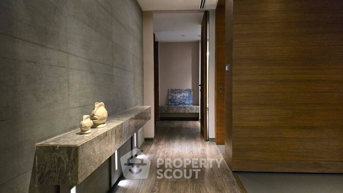 รูป ใกล้ BTS เพลินจิต 90 ม. | คอนโด 3 ห้องนอน 266 ตร.ม. The Crest Ruamrudee (ID 3282778) - รูปที่ 16/17