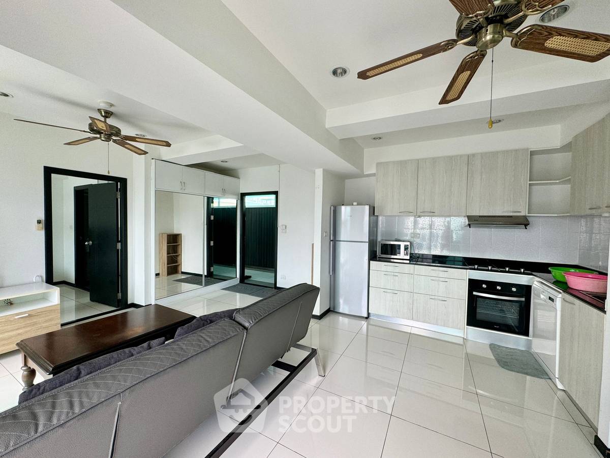 picture 2-BR Condo at Siam Oriental Elegance 2 close to Phratamnak (ID 3281407) - 1/9