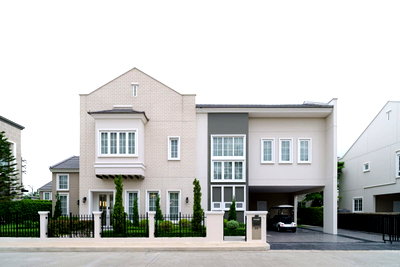 Houses for sale : Detached house for sale: The Matias Kanchanaphisek-Phetkasem 69. 4 bedrooms, 5 bathrooms, 6 parking spaces. 11.9 million Baht.*
