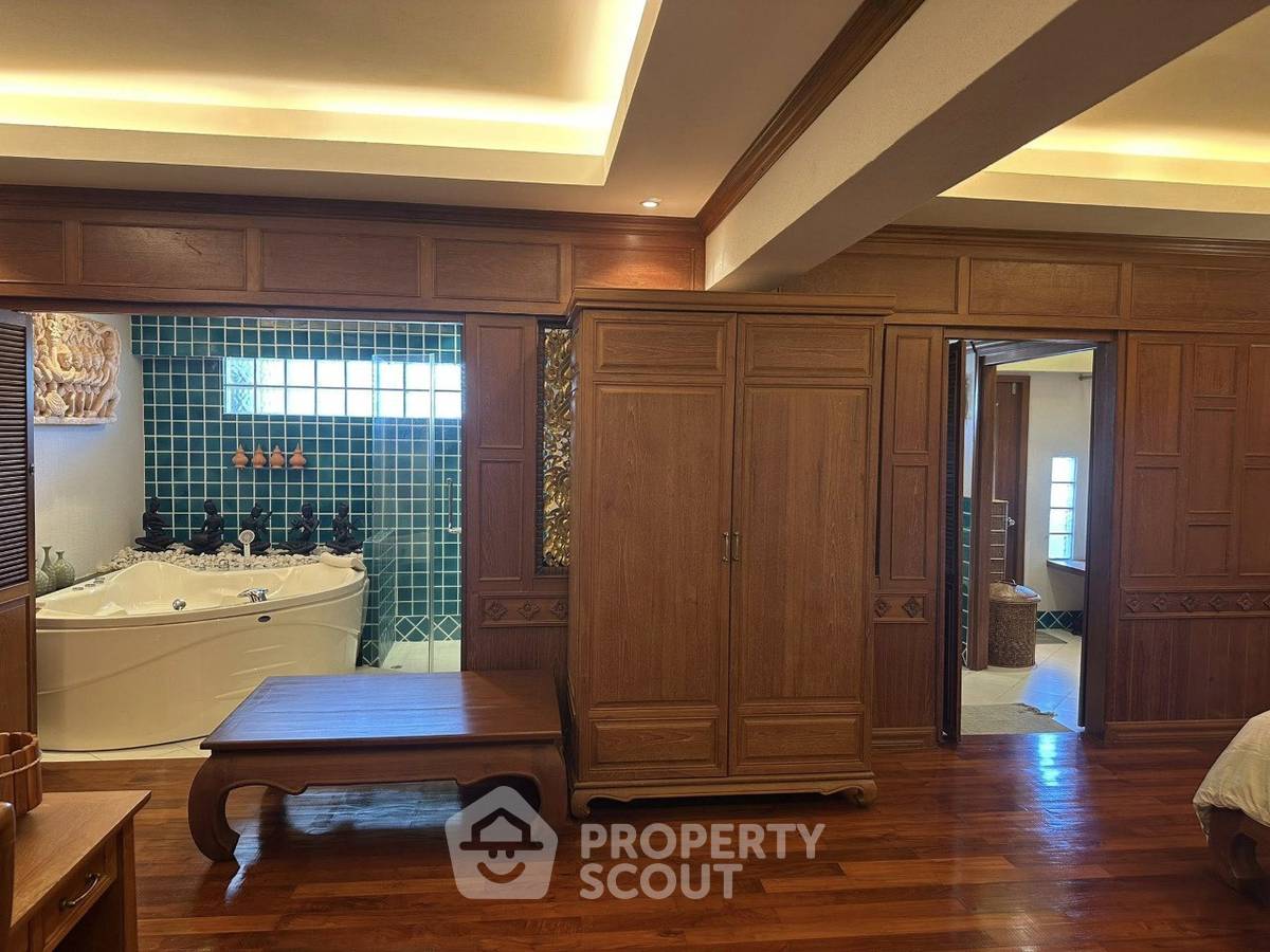picture 2-BR Condo at Star Beach Condotel close to Phratamnak (ID 3281112) - 16/16