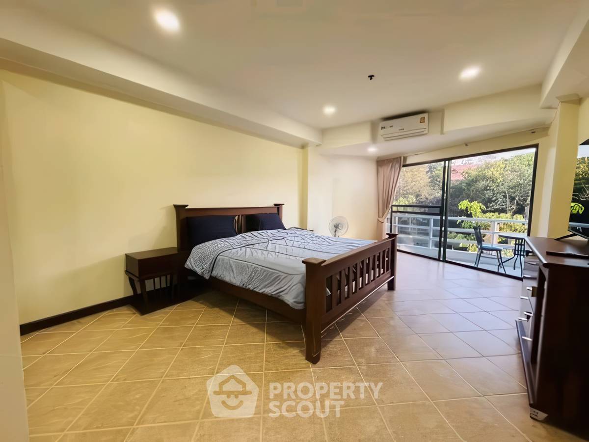 picture 1-BR Condo at View Talay 3 close to Phratamnak (ID 3282433) - 10/14