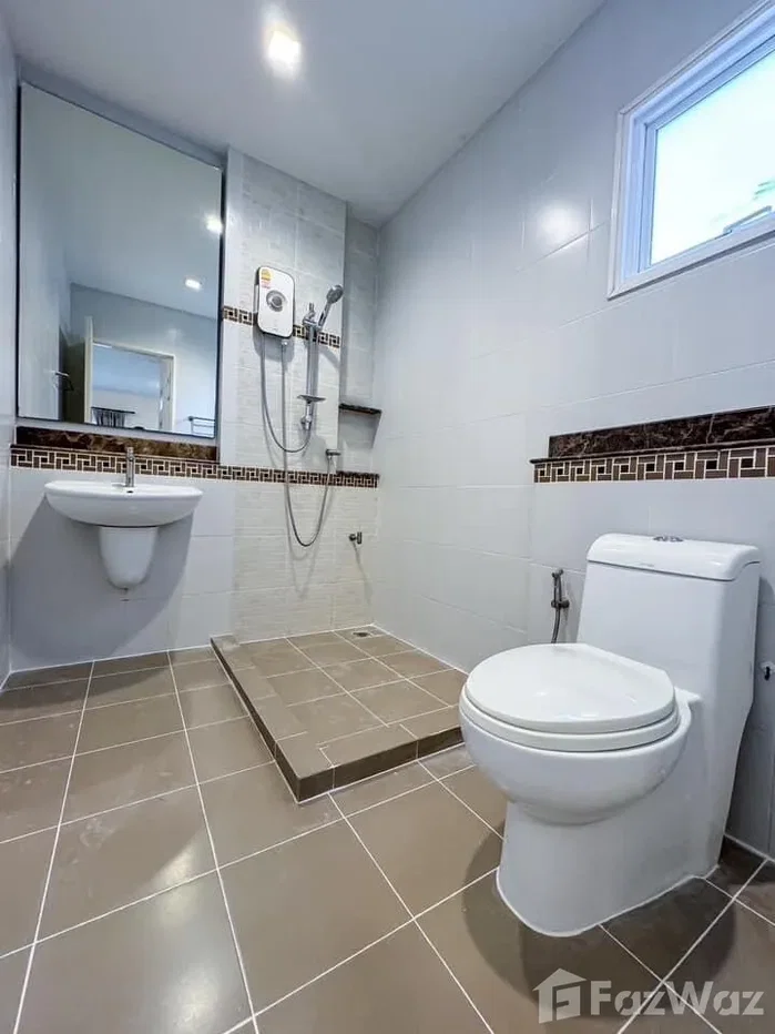 picture 3 Bedrooms 2 Bath Detached house. 1949219 - 6/20