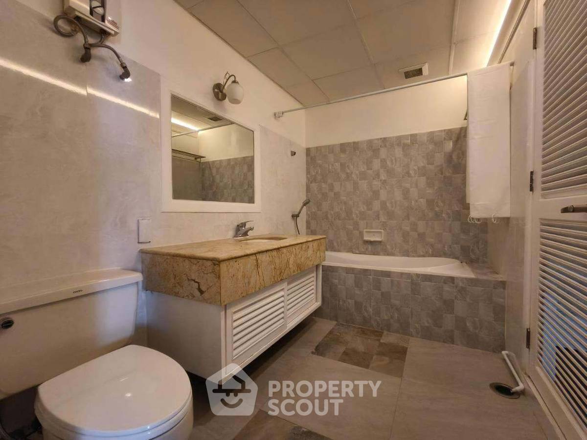 picture 2-BR Condo at Acadamia Grand Tower near BTS Phrom Phong (ID 3287796) - 13/15