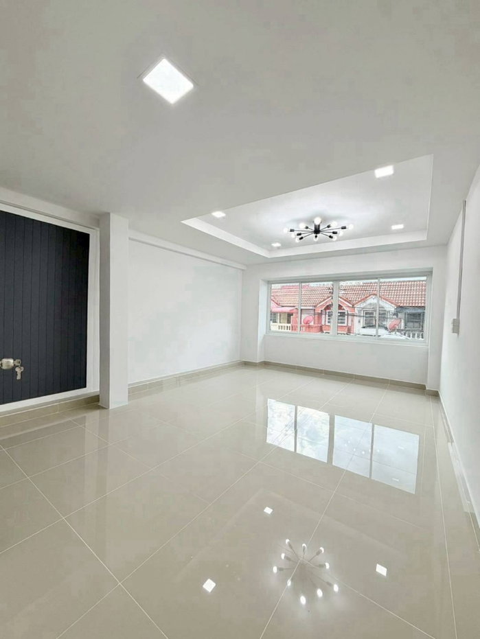 รูป หมู่บ้านบางใหญ่ซิตี้  ตรงข้ามเซ็นทรัลเวสเกต ทาวน์เฮาส์ 2 ชั้น ตกแต่งใหม่ อยู่หลังตลาดบางใหญ่ทำเลใกล้รถไฟฟ้าสายสีม่วง ฝั่งตรงข้ามเซ็นทรัลเวสเกต - รูปที่ 15/18