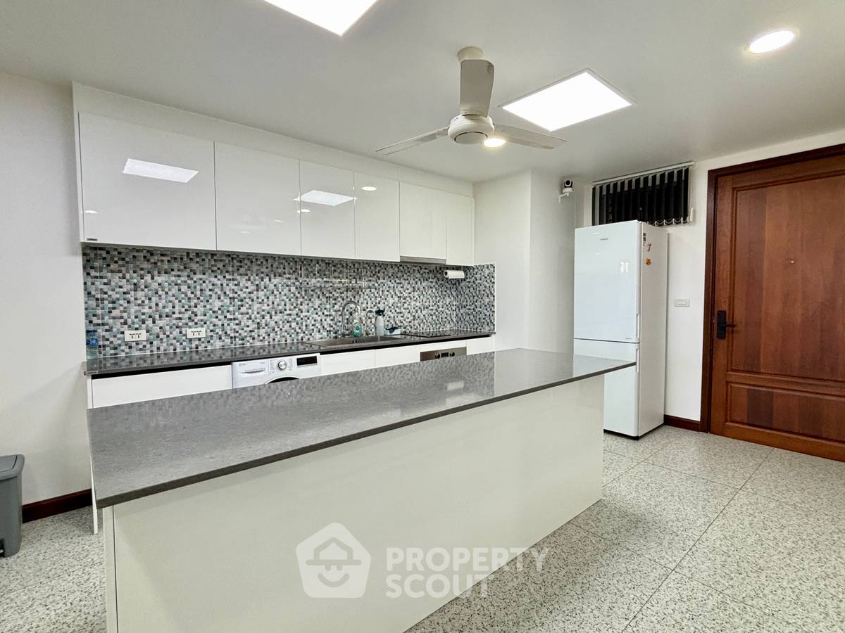 รูป ขายคอนโด 2 ห้องนอน 100 ตารางเมตร ชั้น 5 ที่ Regent Pratumnak Condominium (ID 3281062) - รูปที่ 23/29