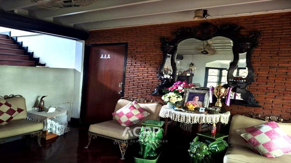 รูป ขายบ้านเดี่ยวกลางเอกมัย | พร้อมสวนใหญ่ บนที่ดินประมาณ 97 ตารางวา (388 ตร.ม.) (00162394) - รูปที่ 4/8