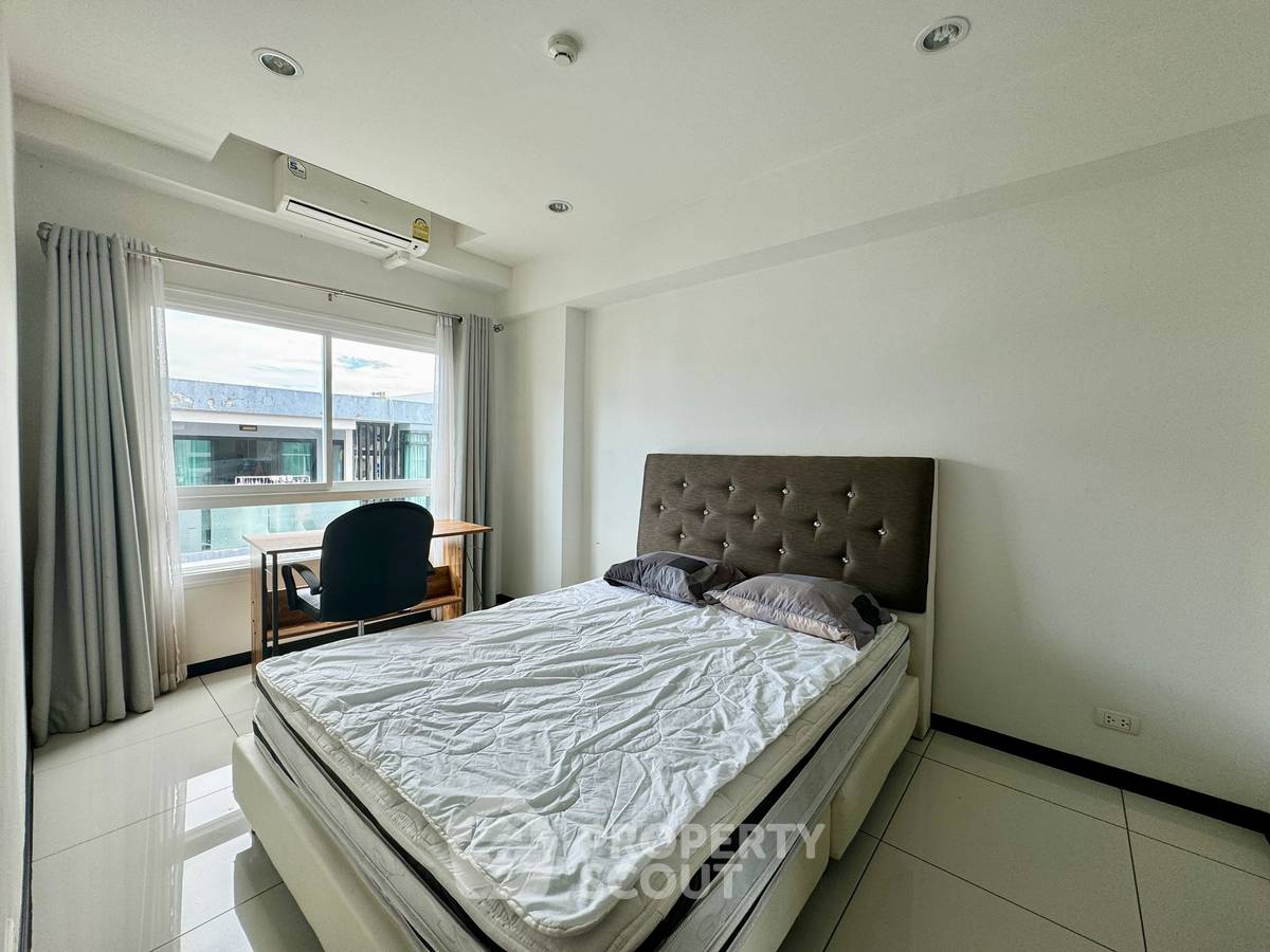 picture 2-BR Condo at Siam Oriental Elegance 2 close to Phratamnak (ID 3281407) - 2/9