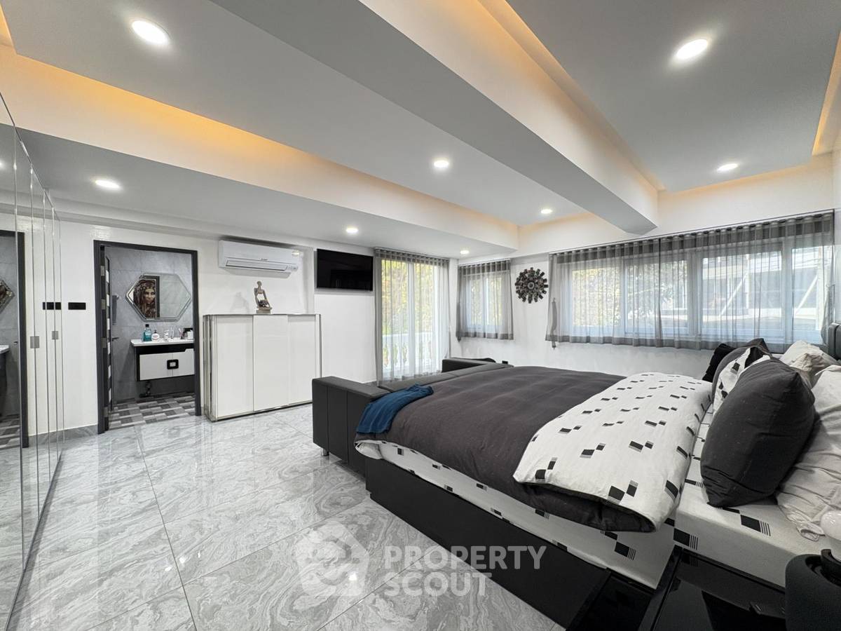 รูป คอนโด 2 ห้องนอน ขนาด 143 ตร.ม. ขายที่ Ruamchok Condo View 2 ย่านพระตำหนัก (ID 3281168) - รูปที่ 14/26