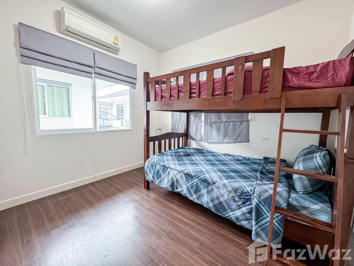picture 3 Bedrooms 2 Bath Detached house. 1949219 - 5/20