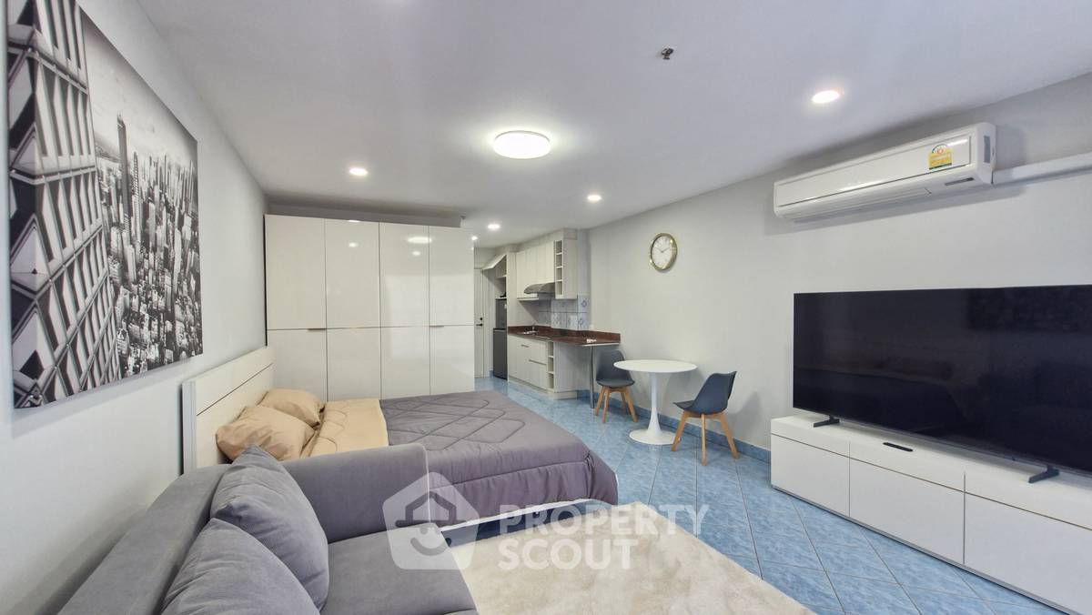 picture 1-BR Condo At View Talay 3 In Phratamnak For Rent (ID 3281326) - 10/13