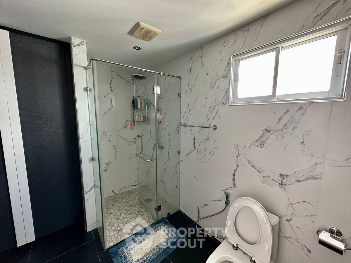 รูป ชั้น 27 3 ห้องนอน 260 ตร.ม. View Talay 7 Condominium Jomtien (ID 3282451) - รูปที่ 11/41