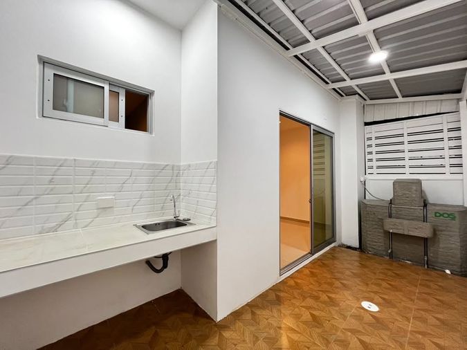 3-bed townhouse for sale, 20 sq wah, Nova Luxx Prachauthit 131