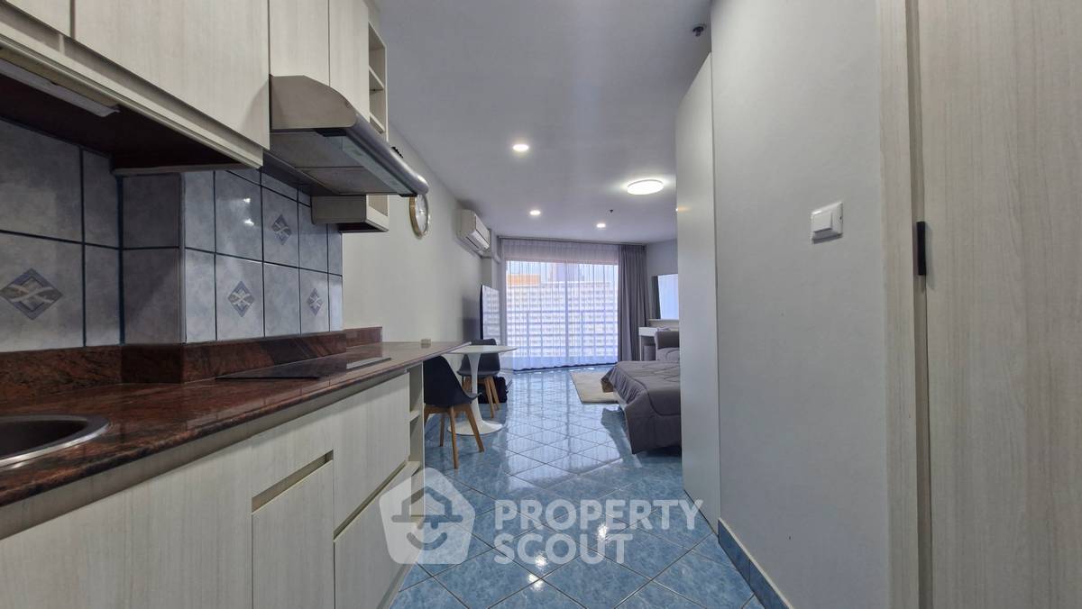 picture 1-BR Condo At View Talay 3 In Phratamnak For Rent (ID 3281326) - 2/13