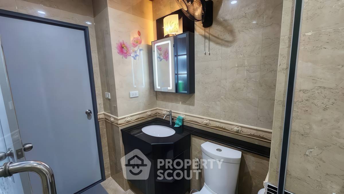 รูป คอนโด 2 ห้องนอน Siam Oriental Twins Pratumnak พระตำหนัก ขาย (ID 3282397) - รูปที่ 3/17