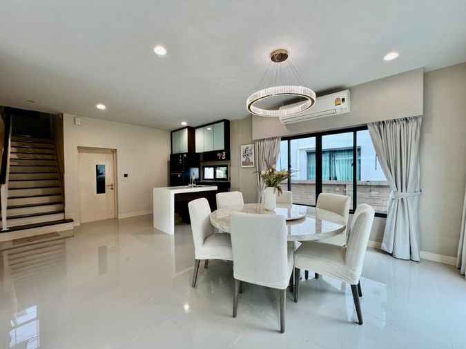 4-bed house for rent, 260 sqm, 69 sq wah, Setthasiri Krungthep Kreetha