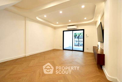 ทาวน์โฮม กรุงเทพมหานคร : ทาวน์เฮ้าส์ 2 ห้องนอน ขายใน Sosunakhon 2 ทำเลหลักสี่ (ID 3284899)
