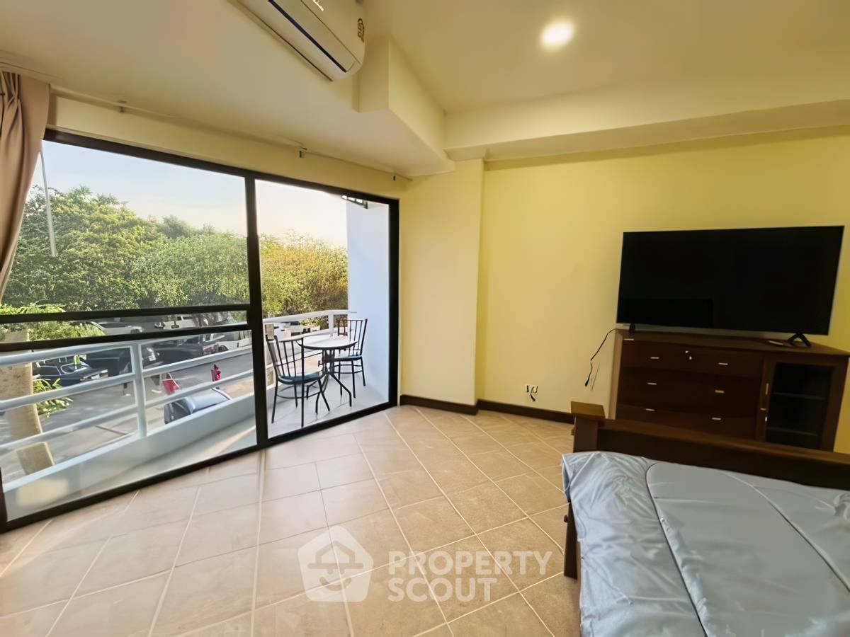 picture 1-BR Condo at View Talay 3 close to Phratamnak (ID 3282433) - 6/14