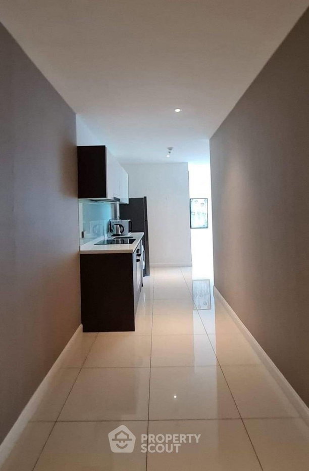 picture 2-BR Condo at The Point Pratumnak close to Phratamnak (ID 3281133) - 11/13