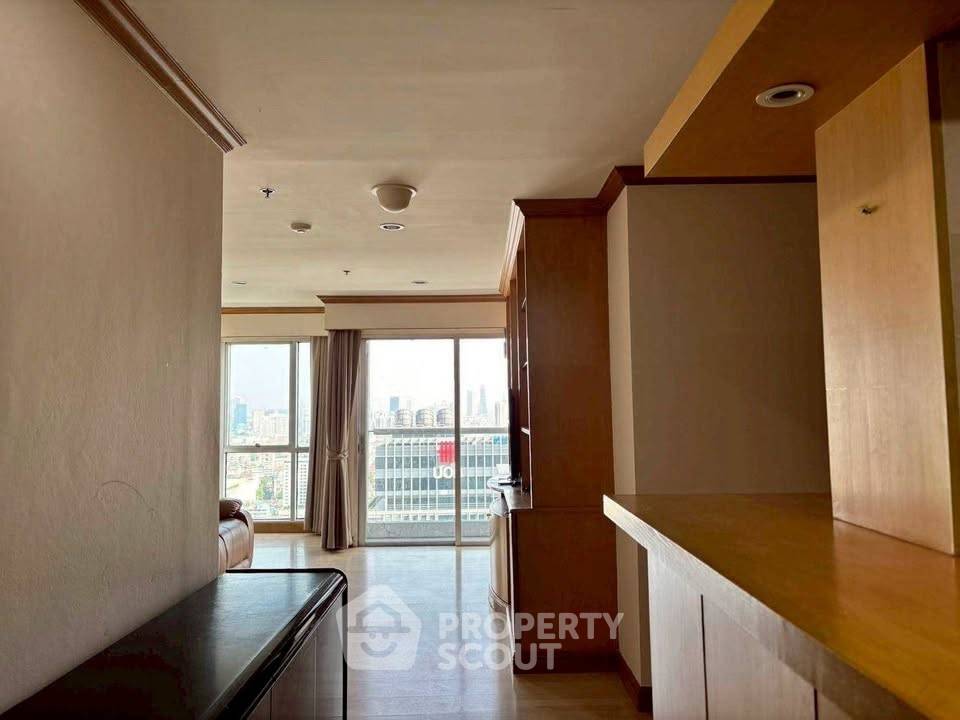 รูป คอนโด 3-ห้องนอน ที่ สีลม สวีท คอนโดมิเนียม ใกล้ BTS เซนต์หลุยส์ (ID 3287407) - รูปที่ 41/45