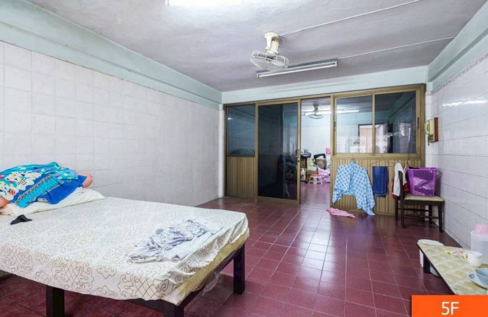 รูป LTHC16127 - Spacious Commercial for Rent Saphanlek–Chinatown | 540 sq.m. | 6 Floors | Hostel & Cafe Potential | 200K/month - รูปที่ 5/6