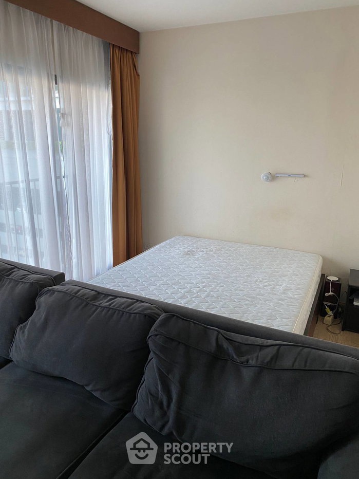 picture Studio Condo at Noble Remix near BTS Thong Lor (ID 3284998) - 3/6