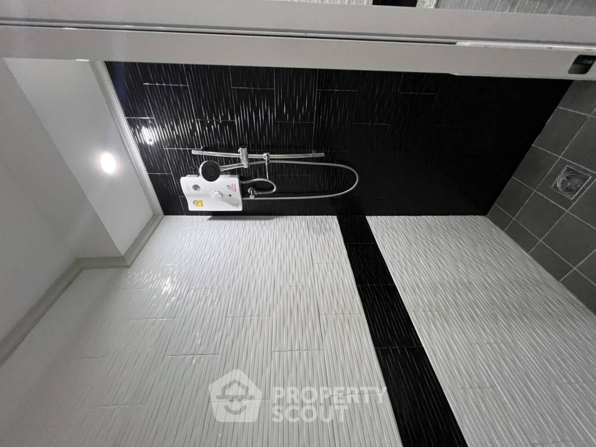 รูป คอนโด 1 ห้องนอน Sombat Condoview ขายย่านพระตำหนัก (ID 3280998) - รูปที่ 2/11