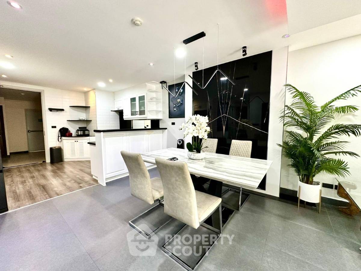 รูป คอนโด 2 ห้องนอน ขายที่ Regent Pratumnak Condominium พระตำหนัก (ID 3281063) - รูปที่ 8/28