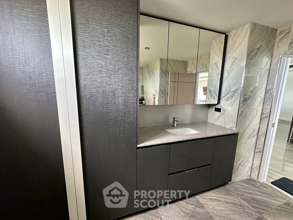 รูป ชั้น 27 3 ห้องนอน 260 ตร.ม. View Talay 7 Condominium Jomtien (ID 3282451) - รูปที่ 26/41