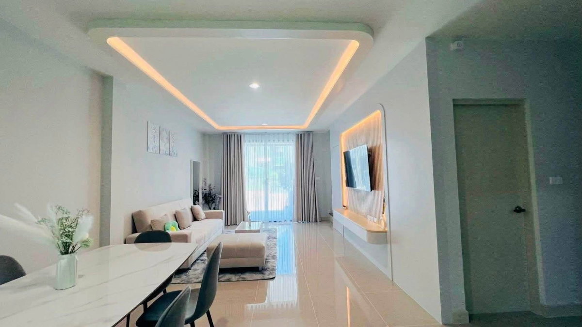 รูป 🏡✨ ให้เช่า ทาวน์โฮมใหม่ 2 ชั้นครึ่ง Pleno สุขุมวิท–บางนา 4 หลังมุม – พร้อมอยู่ทันที 3 ห้องนอน 3 ห้องน้ำ  - รูปที่ 3/20