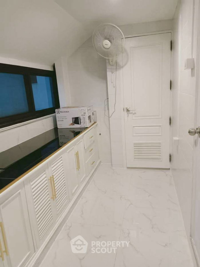รูป คอนโด 2-ห้องนอน ที่ เดอะ วอเตอร์ฟอร์ด คอนโดมิเนียม ใกล้ BTS ทองหล่อ (ID 2431807) - รูปที่ 7/11