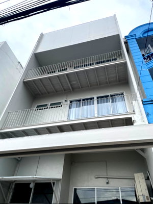 Home office for rent Bangkok : 🏠 For Rent | Home office | 3-Storey Split-Level, 4 Large Bedrooms with Ensuite Bathrooms