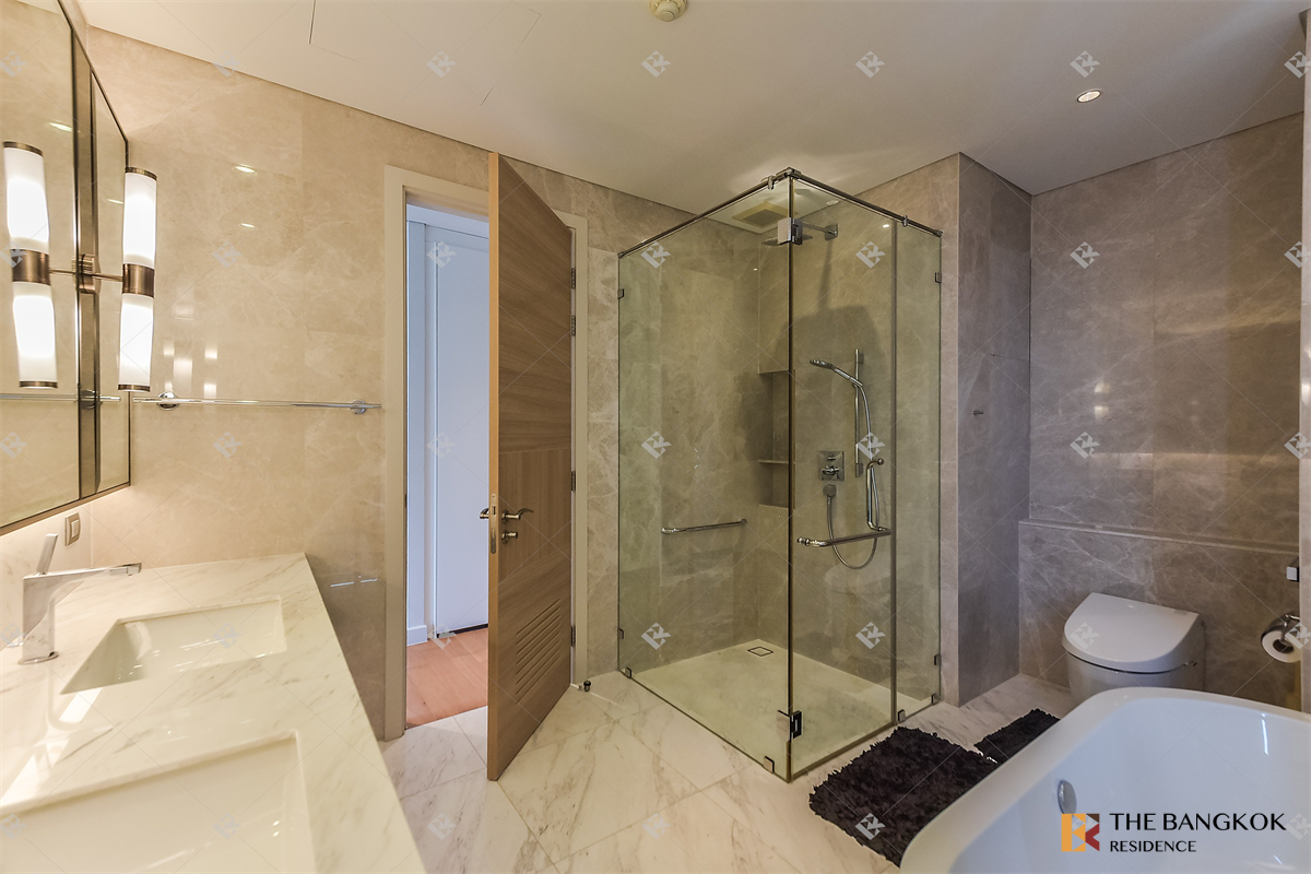 picture Sindhorn Residence - 2/10