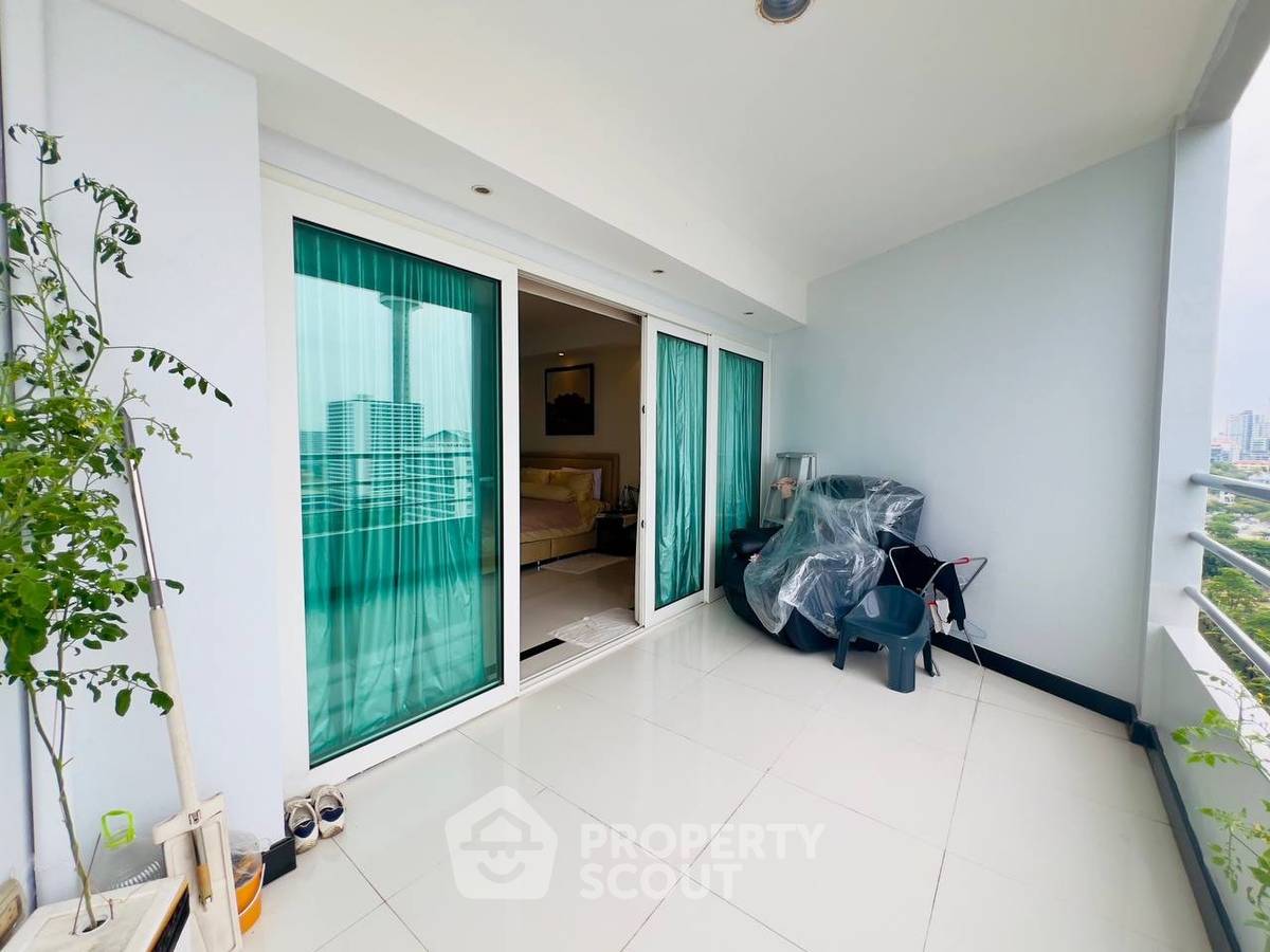 รูป ขายคอนโด 2 ห้องนอน ชั้น 18 View Talay 3 ขนาด 199 ตร.ม. (ID 3281176) - รูปที่ 41/51