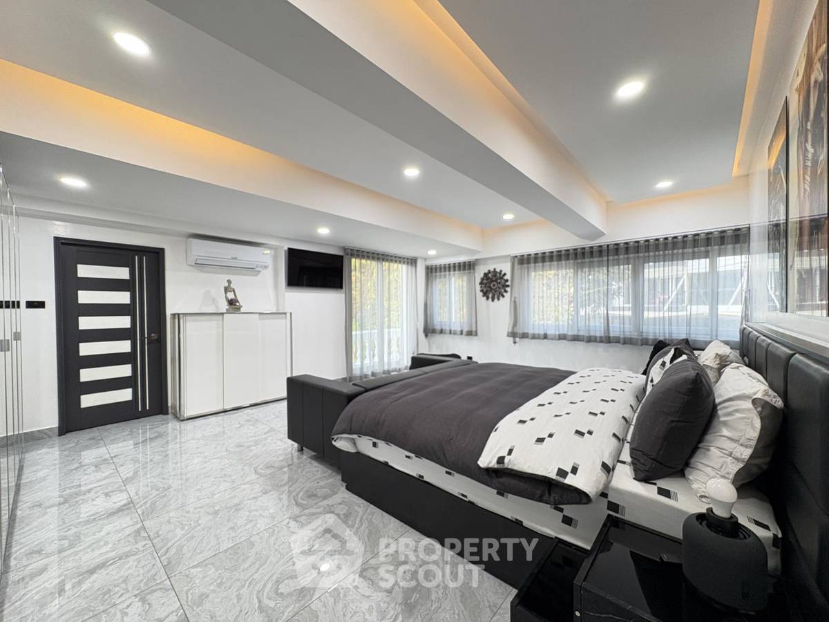 รูป คอนโด 2 ห้องนอน ขนาด 143 ตร.ม. ขายที่ Ruamchok Condo View 2 ย่านพระตำหนัก (ID 3281168) - รูปที่ 9/26